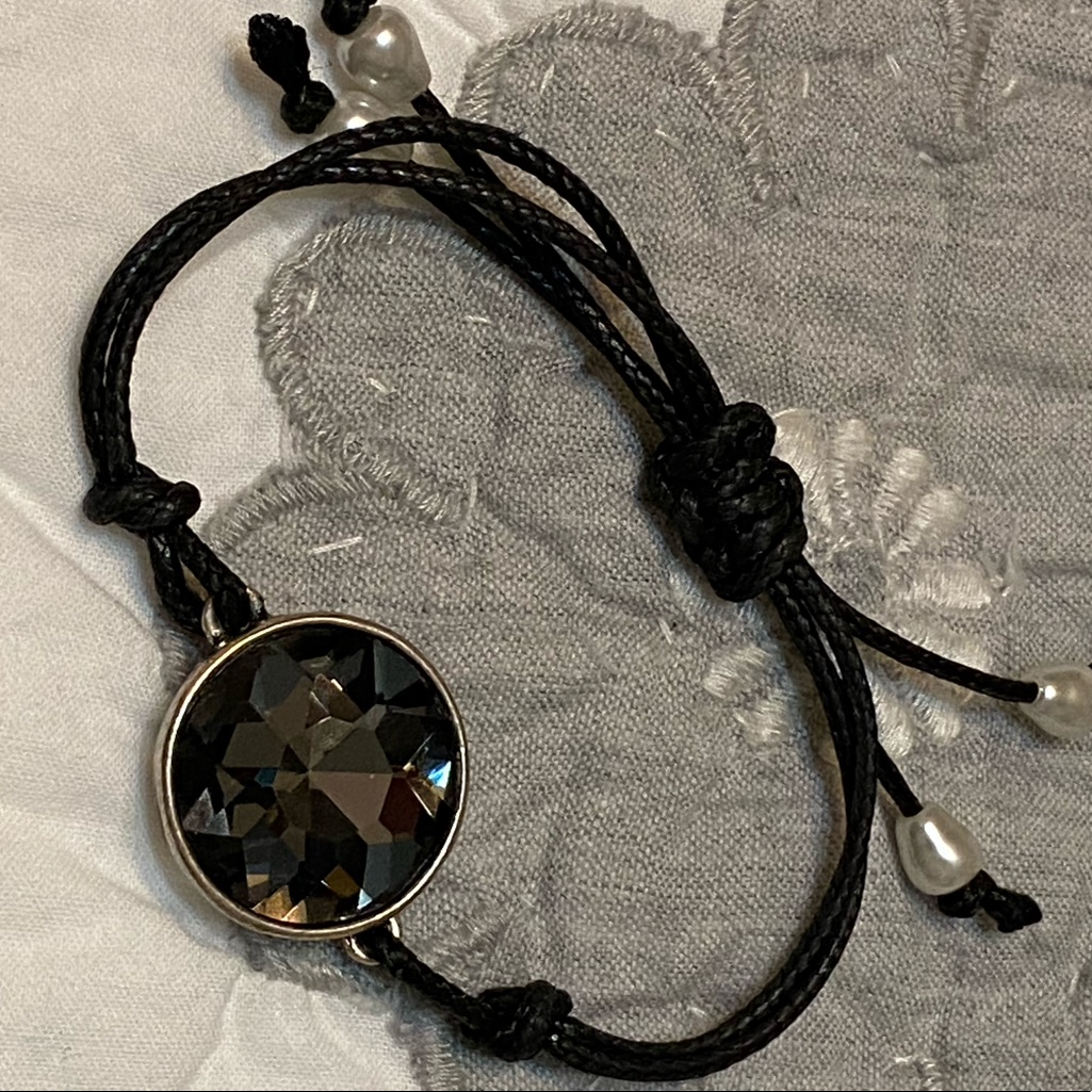Gray Stone Pull Bracelet